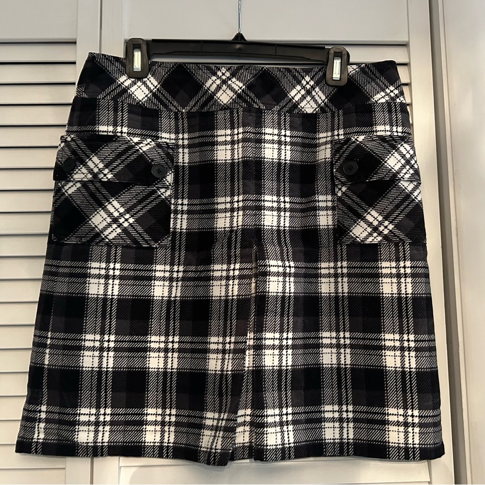 LOFT, 100% Cotton black and white skirt; NWT, machine washable!